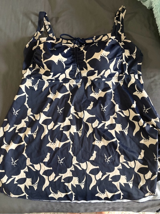 Septangle Other - Navy & White Floral Tankini Top Women’s